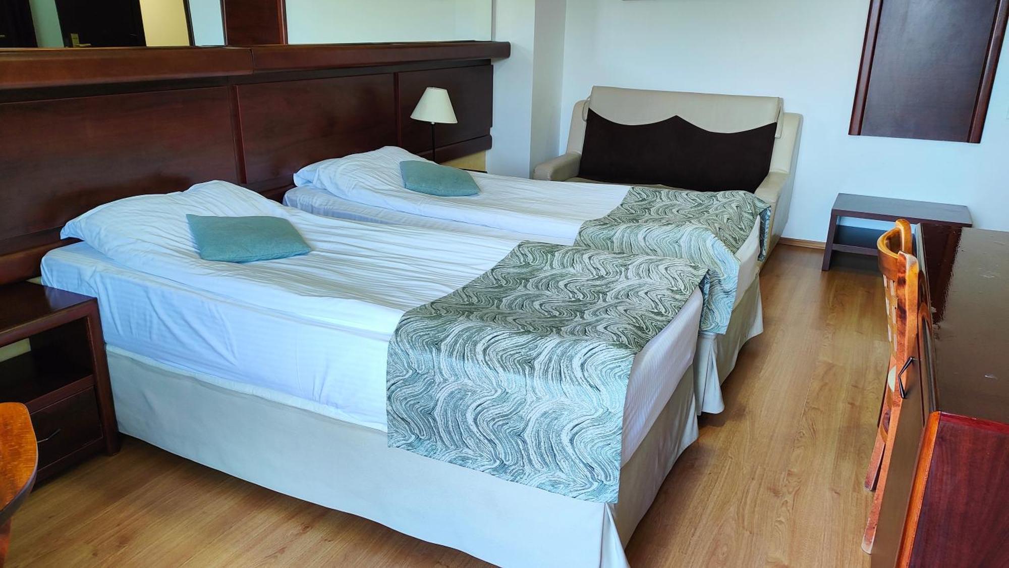 Hotel Valea Cu Pesti Capatineni-Ungureni Luaran gambar