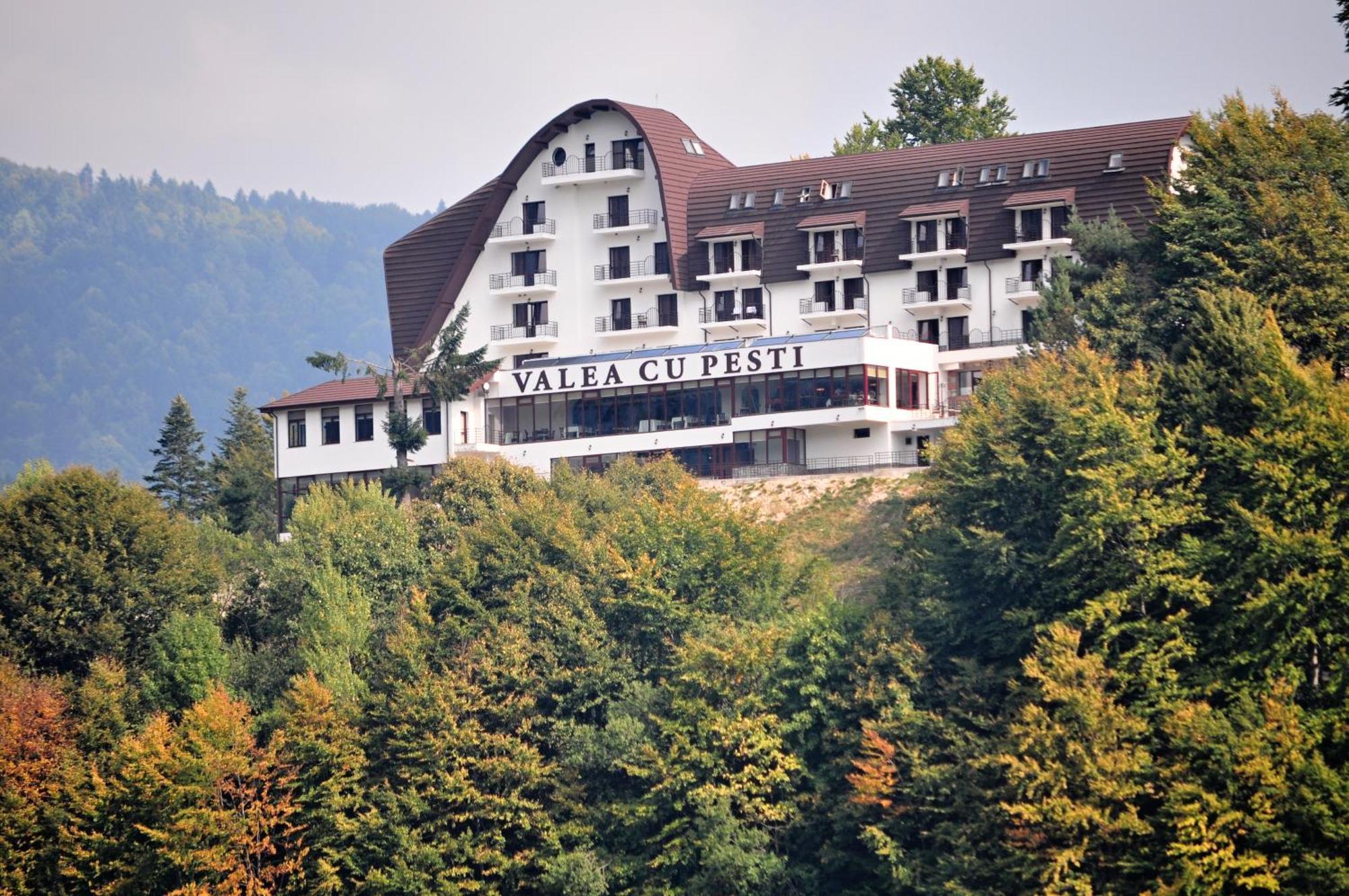 Hotel Valea Cu Pesti Capatineni-Ungureni Luaran gambar